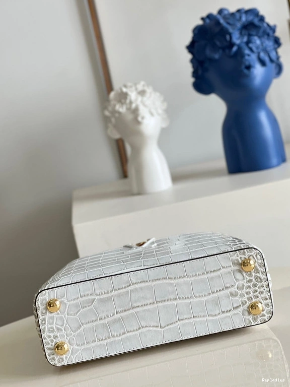 Fake Louis Bags LOUIS CAPUCINES VUITTON BB 0818